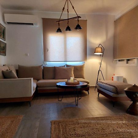 Maya Apartments, Modern And Convenient Apartments With Private Parking สเกียธอสทาวน์ ภายนอก รูปภาพ