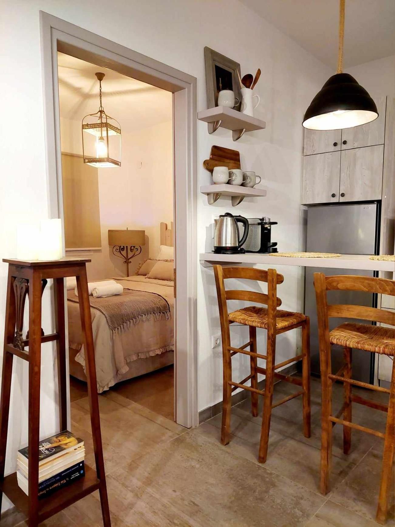 Maya Apartments, Modern And Convenient Apartments With Private Parking สเกียธอสทาวน์ ภายนอก รูปภาพ