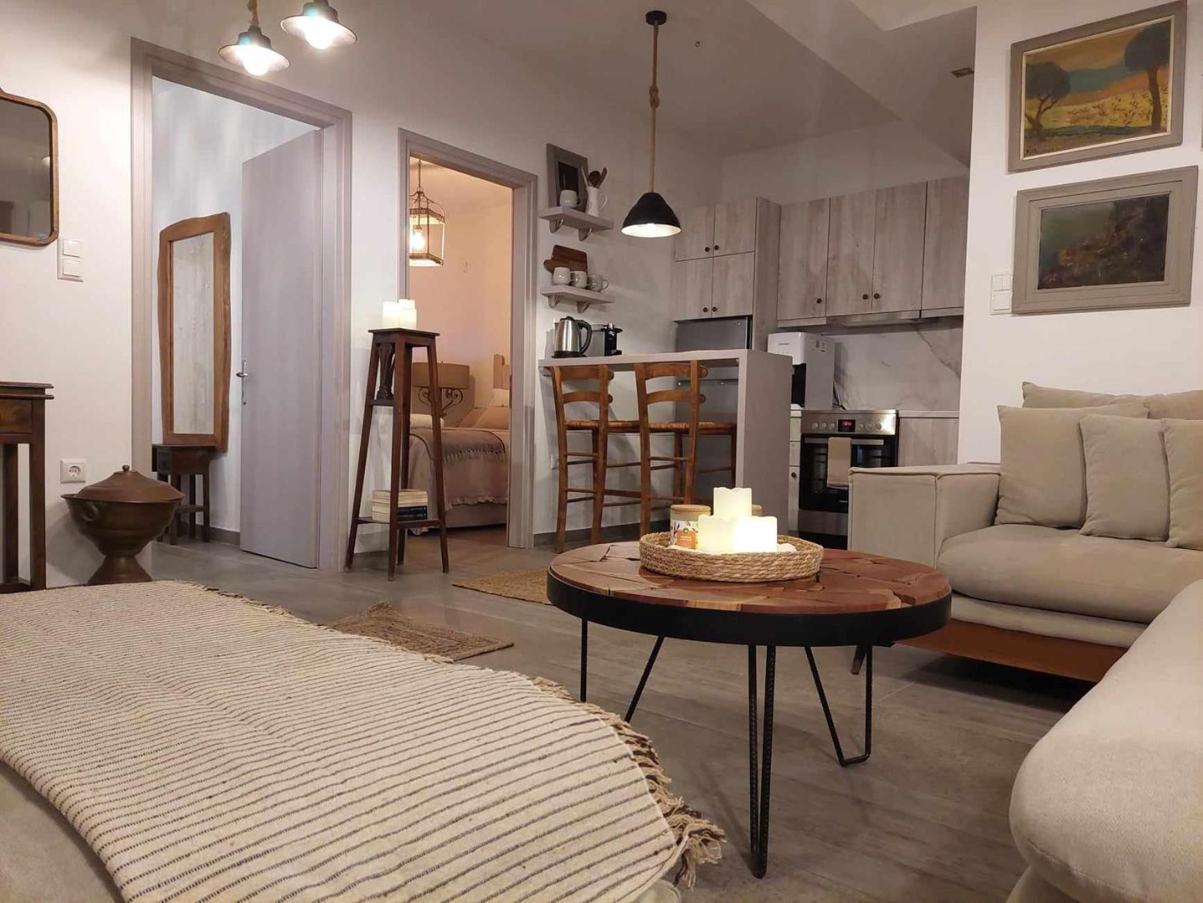 Maya Apartments, Modern And Convenient Apartments With Private Parking สเกียธอสทาวน์ ภายนอก รูปภาพ