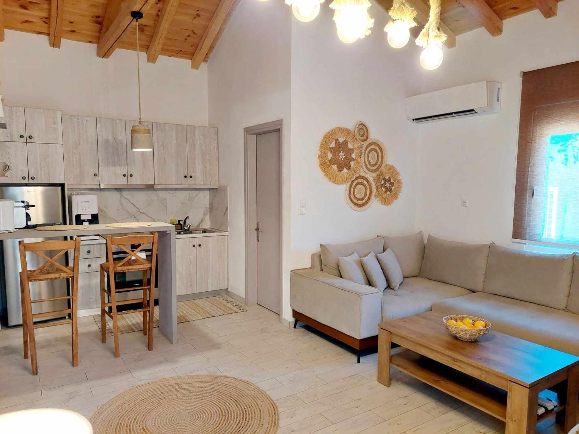 Maya Apartments, Modern And Convenient Apartments With Private Parking สเกียธอสทาวน์ ภายนอก รูปภาพ