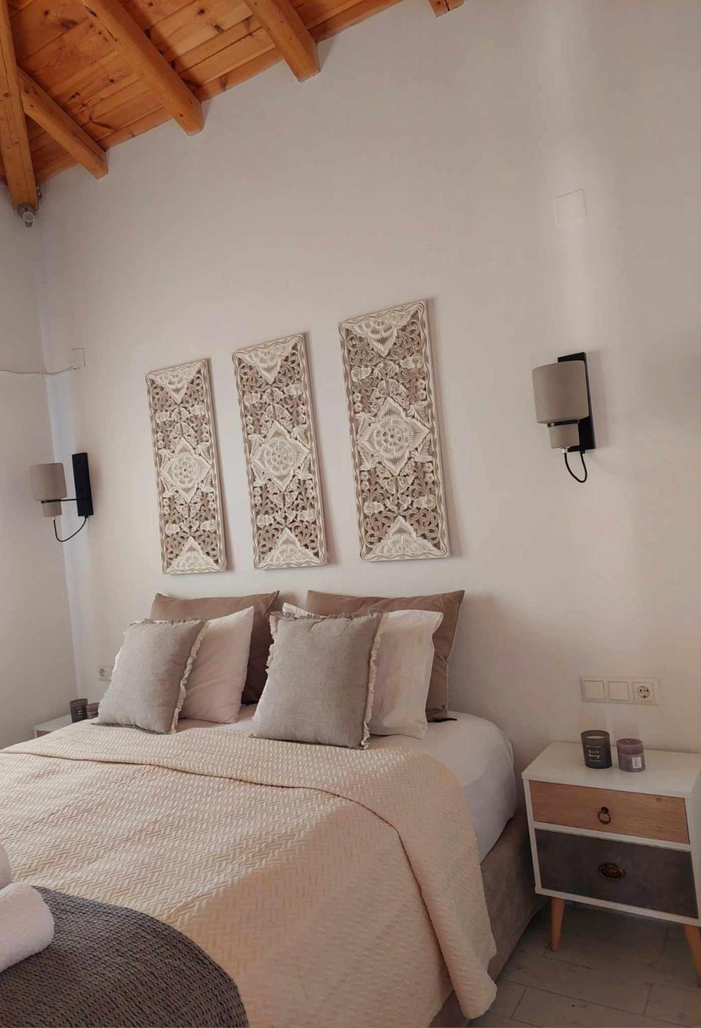 Maya Apartments, Modern And Convenient Apartments With Private Parking สเกียธอสทาวน์ ภายนอก รูปภาพ