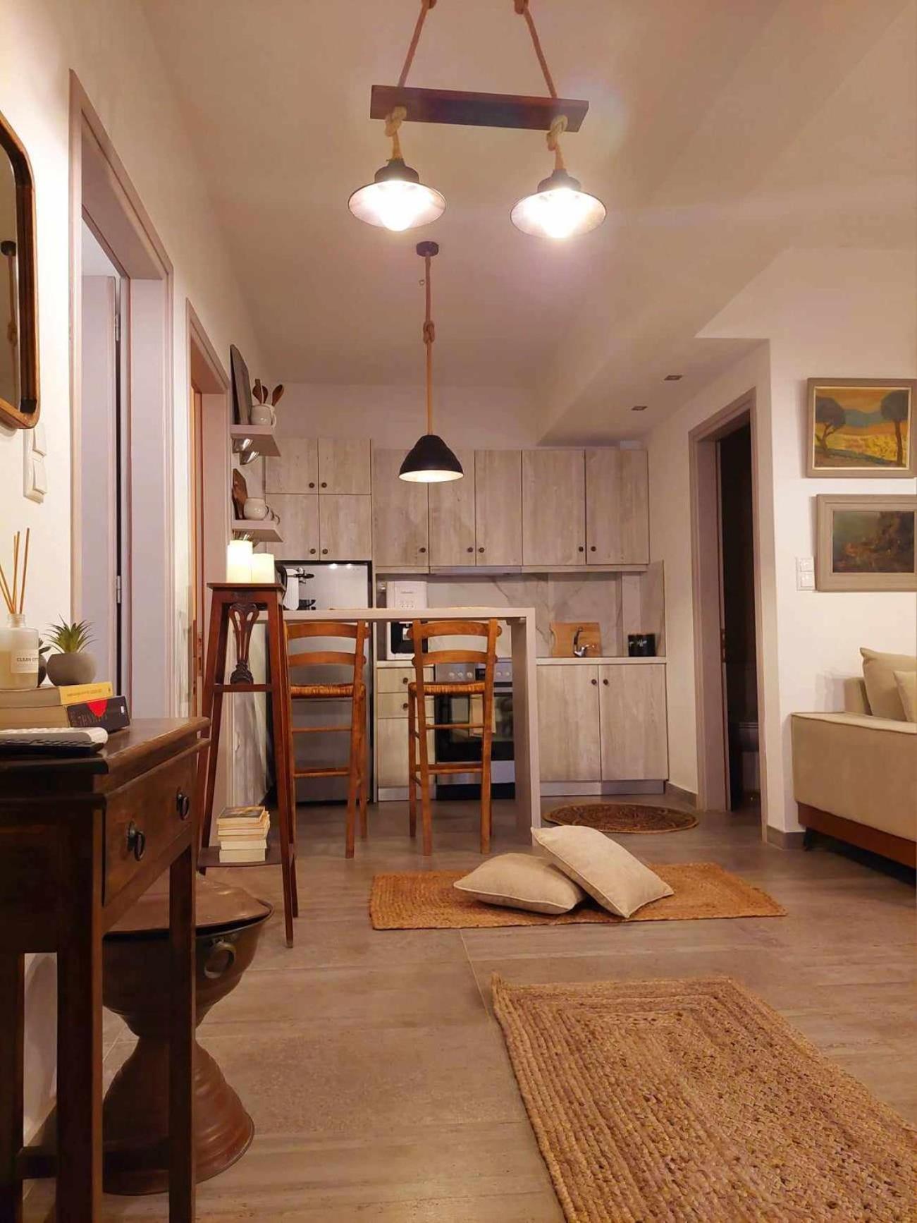 Maya Apartments, Modern And Convenient Apartments With Private Parking สเกียธอสทาวน์ ภายนอก รูปภาพ