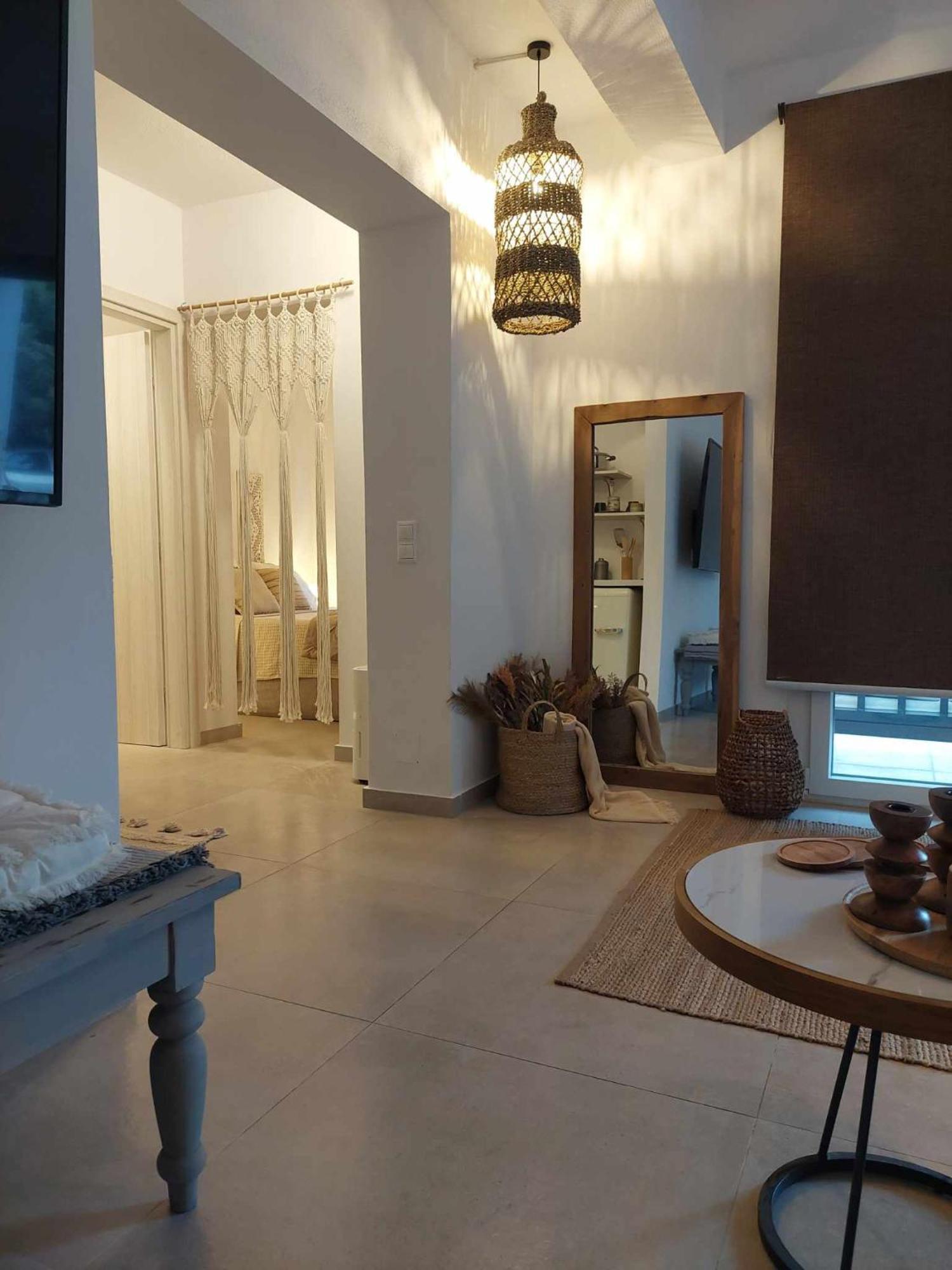 Maya Apartments, Modern And Convenient Apartments With Private Parking สเกียธอสทาวน์ ภายนอก รูปภาพ