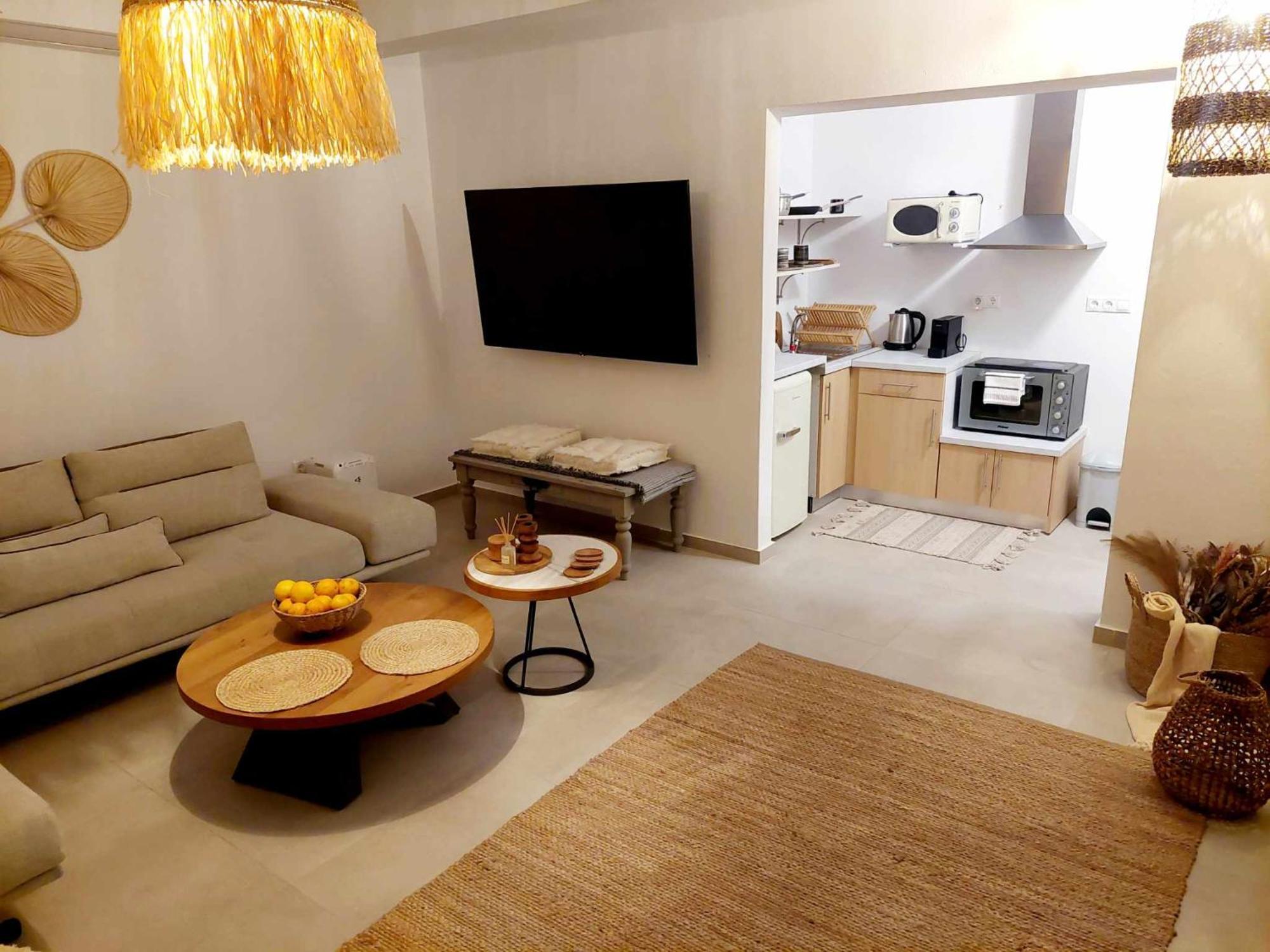 Maya Apartments, Modern And Convenient Apartments With Private Parking สเกียธอสทาวน์ ภายนอก รูปภาพ