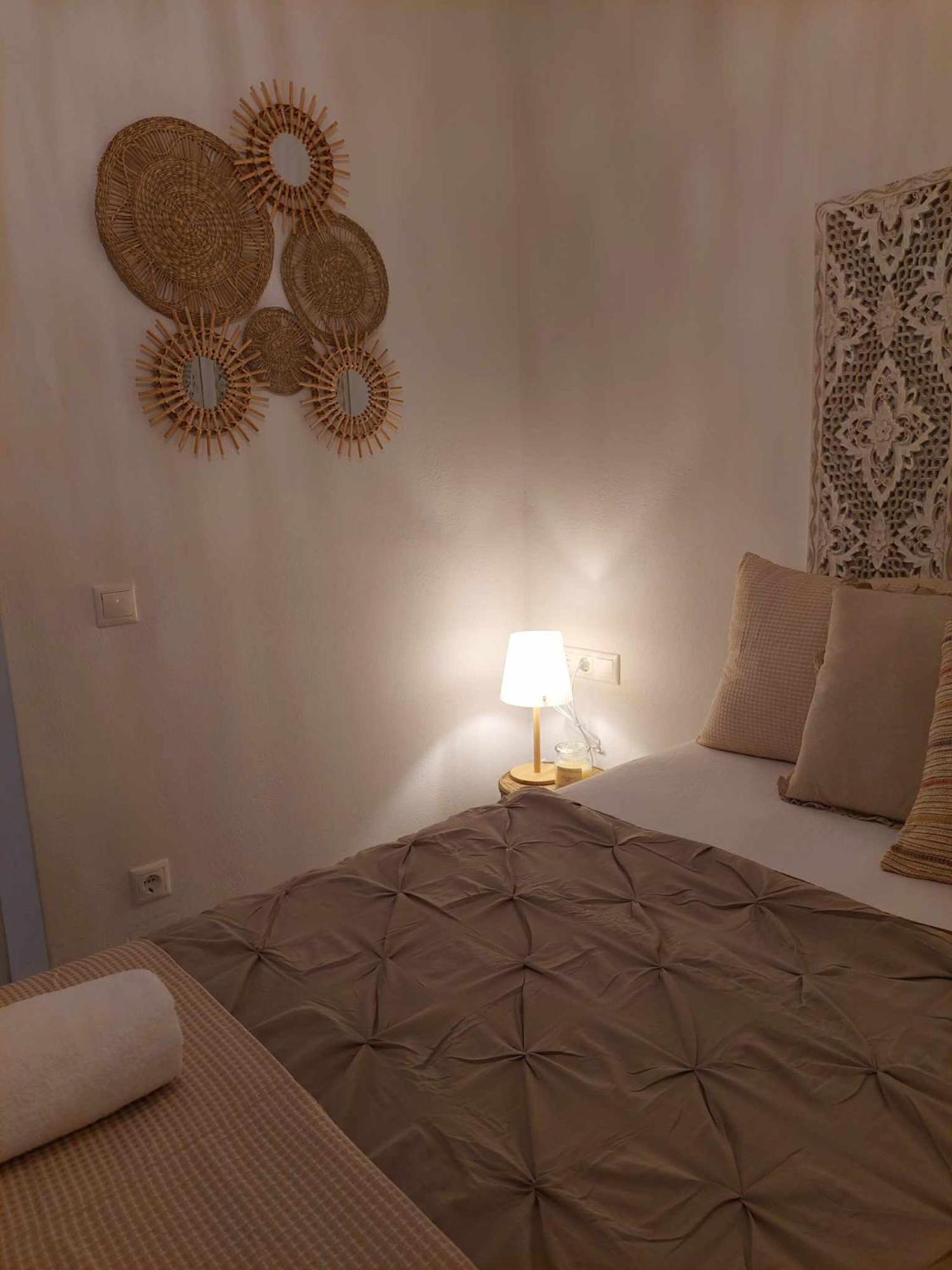 Maya Apartments, Modern And Convenient Apartments With Private Parking สเกียธอสทาวน์ ภายนอก รูปภาพ