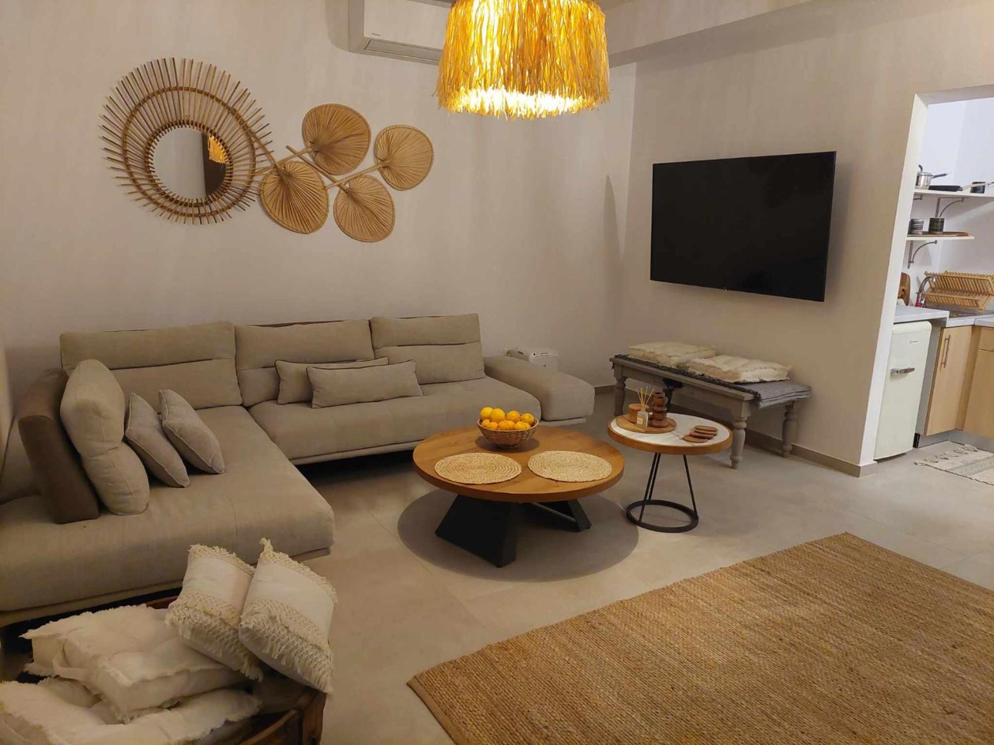 Maya Apartments, Modern And Convenient Apartments With Private Parking สเกียธอสทาวน์ ภายนอก รูปภาพ